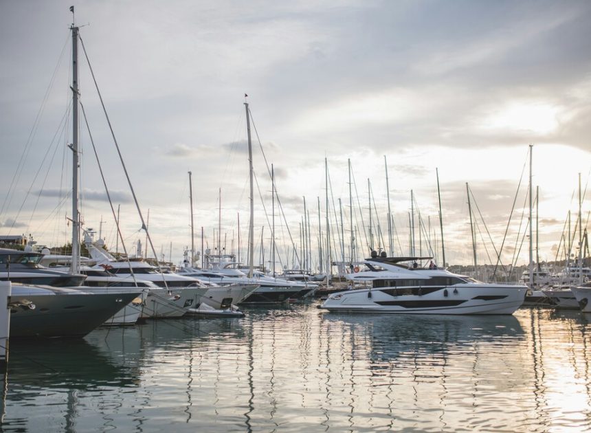 «Solo va a quedar espacio para los que tengan barcos de lujo»: la gentrificación ha convertido los puertos en resorts inaccesibles